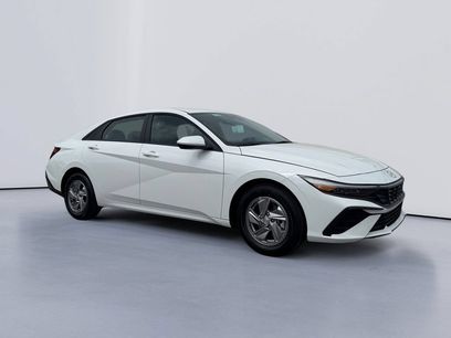 New 2026 Hyundai Elantra SE