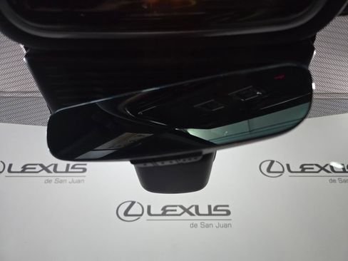 Used 2021 Land Rover Range Rover Velar R-Dynamic S image 21