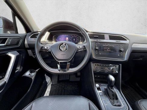 Used 2021 Volkswagen Tiguan SEL FWD image 7