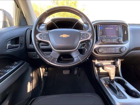 Used 2020 Chevrolet Colorado LT w/ LT Convenience Package image 5