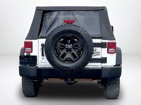 Used 2018 Jeep Wrangler Sport AWD/4WD image 7