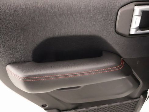 Used 2018 Jeep Wrangler Unlimited Rubicon image 16