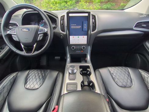 Certified 2024 Ford Edge Titanium AWD/4WD image 17