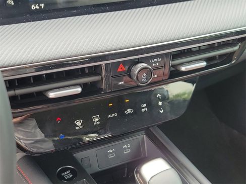 Used 2025 Nissan Kicks SR image 26