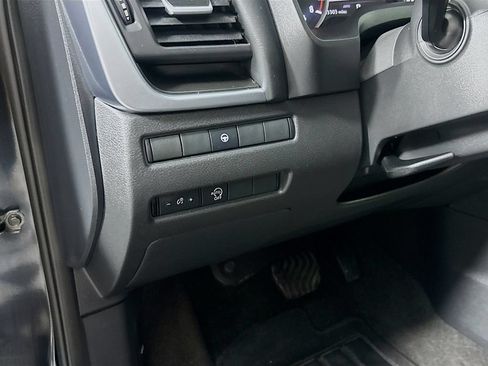 Used 2023 Nissan Rogue SV AWD/4WD image 10