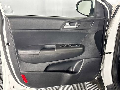 Used 2019 Kia Sportage LX image 10