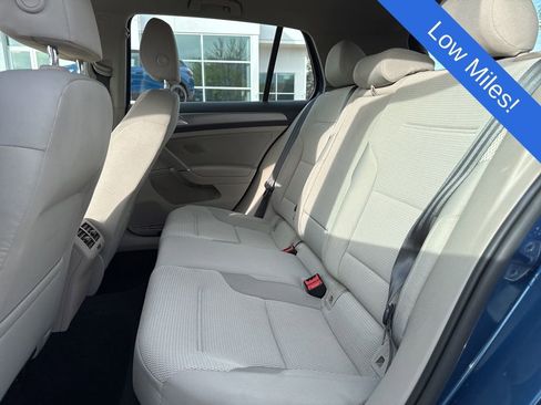 Used 2017 Volkswagen Golf S image 24