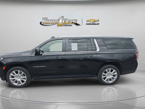 Used 2024 Chevrolet Suburban High Country RWD image 5