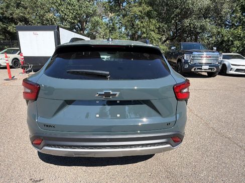 Used 2025 Chevrolet Trax LT w/ Driver Confidence Package FWD image 6
