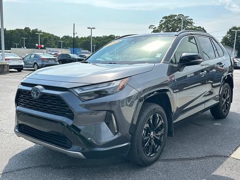 Used 2023 Toyota RAV4 XSE AWD/4WD image 8