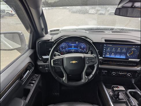 Used 2022 Chevrolet Silverado 1500 LT w/ All Star Edition Plus AWD/4WD image 3