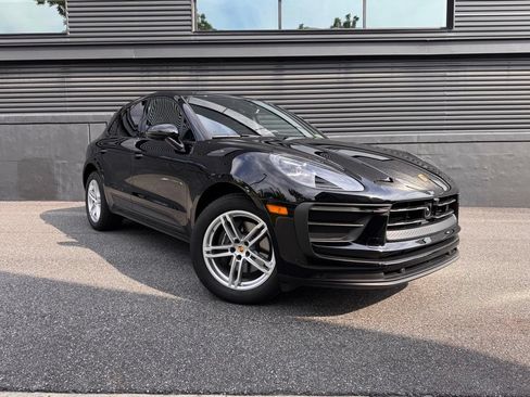 Certified 2026 Porsche Macan AWD/4WD image 12