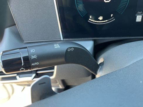 Used 2025 Hyundai Sonata SEL FWD image 23
