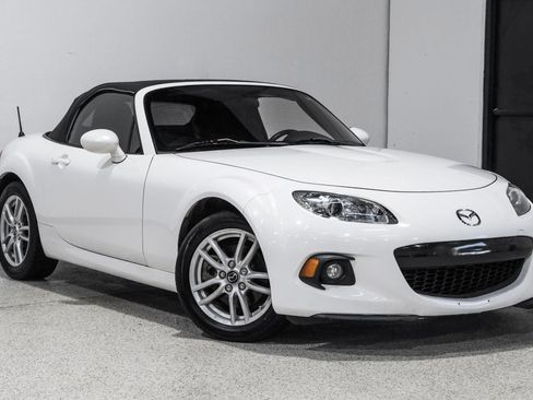 Used 2013 MAZDA MX-5 Miata Sport RWD image 3
