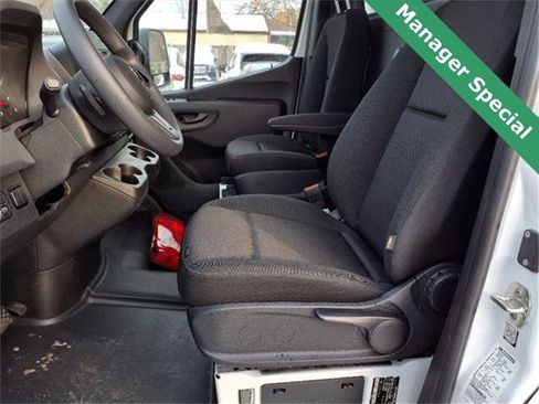 Used 2023 Mercedes-Benz Sprinter 3500 image 18