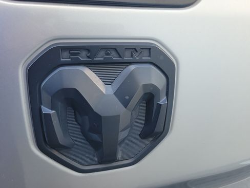 Used 2023 RAM 1500 Laramie AWD/4WD image 9