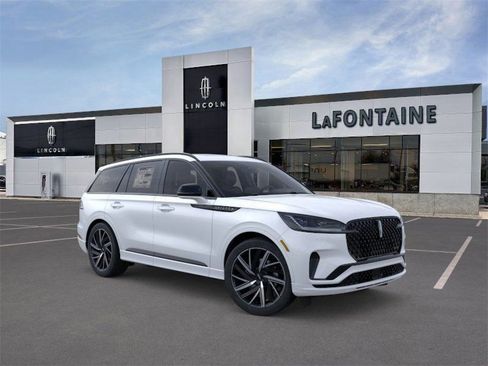 New 2025 Lincoln Aviator Black Label w/ Jet Appearance Package image 7