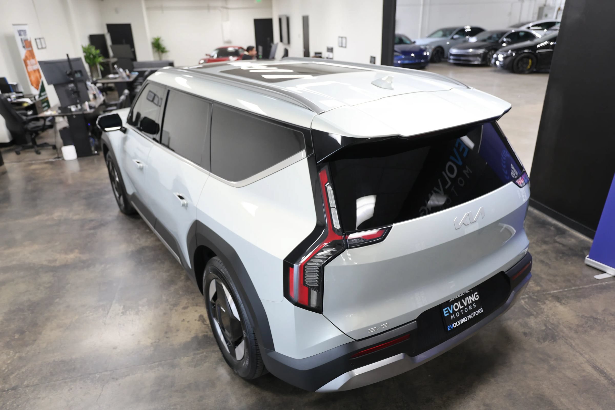 Used 2024 Kia EV9 Wind AWD/4WD image 16