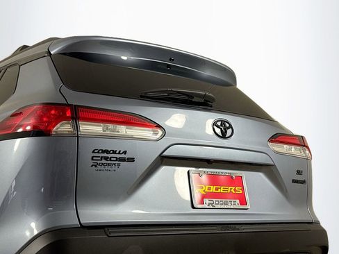 Used 2024 Toyota Corolla Cross AWD Hybrid w/ Moonroof Package image 27