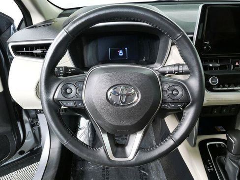 Used 2023 Toyota Corolla Cross XLE w/ Convenience Package AWD/4WD image 17