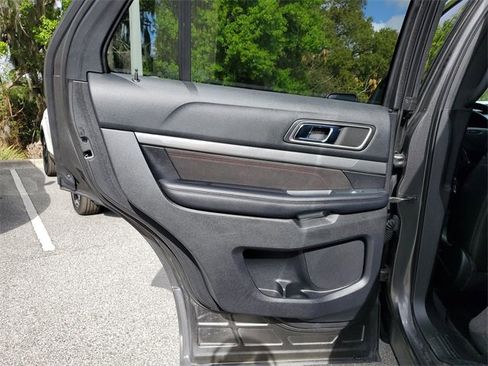 Used 2018 Ford Explorer XLT w/ Equipment Group 202A image 14