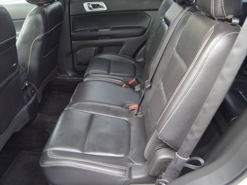 Used 2013 Ford Explorer Sport image 18