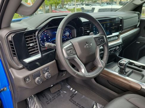 Used 2025 Chevrolet Silverado 1500 RST w/ Convenience Package II RWD image 21