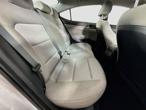 Used 2017 Hyundai Elantra SE FWD image 26