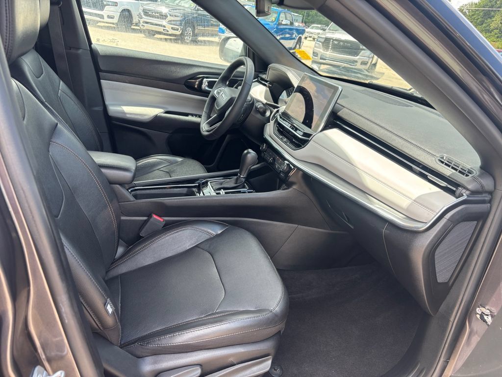 Used 2023 Jeep Compass Limited AWD/4WD image 31
