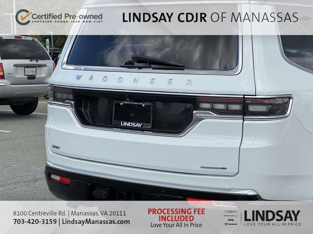 Used 2024 Jeep Grand Wagoneer Series III w/ Rear Seat Video Group 1 AWD/4WD image 10
