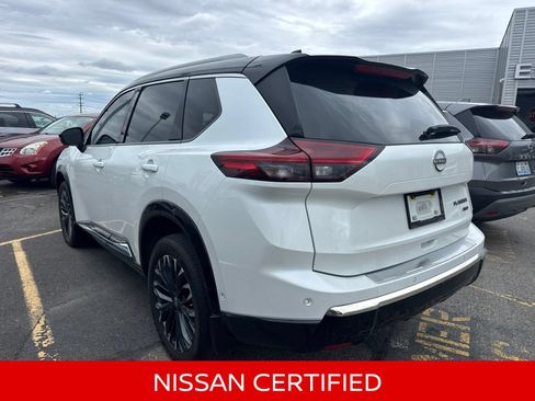 Certified 2025 Nissan Rogue Platinum w/ Tech Package AWD/4WD image 11