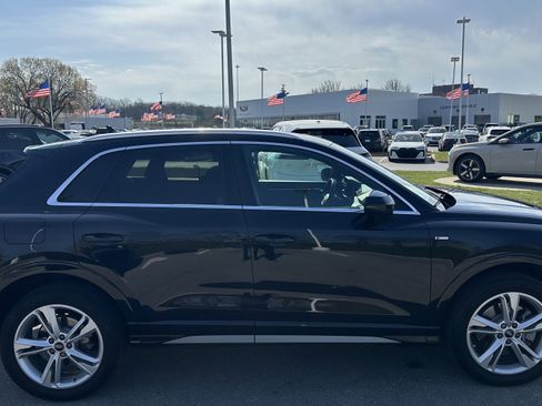 Used 2021 Audi Q3 2.0T Premium w/ 19" Wheel Package image 11