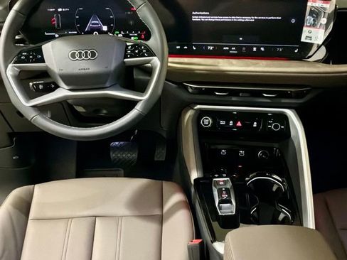 New 2025 Audi Q5 2.0T Premium image 18