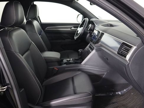 Used 2020 Volkswagen Atlas Cross Sport SEL R-Line AWD/4WD image 17