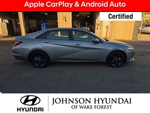 Certified 2023 Hyundai Elantra SEL w/ Preferred Accessory Package image 12