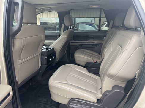 Used 2018 Ford Expedition Limited w/ Equipment Group 302A RWD image 15