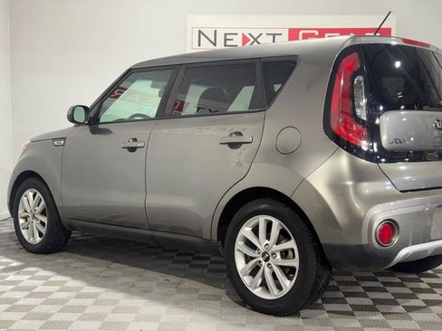 Used 2017 Kia Soul + FWD image 8