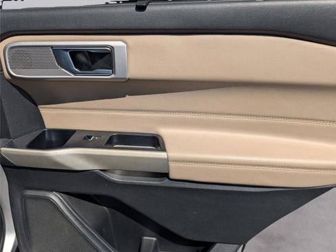 Used 2021 Ford Explorer Limited w/ Equipment Group 301A image 34