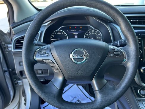 Used 2022 Nissan Murano S image 18