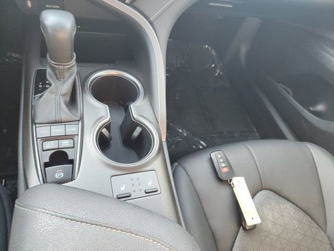 Used 2023 Toyota Camry XSE image 16