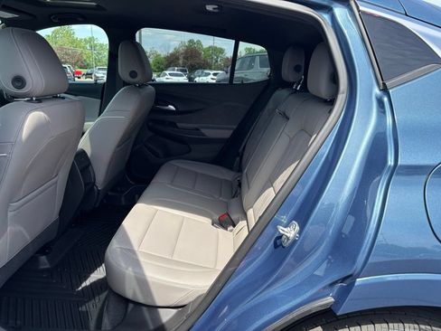 Used 2025 Buick Envista Avenir FWD image 18