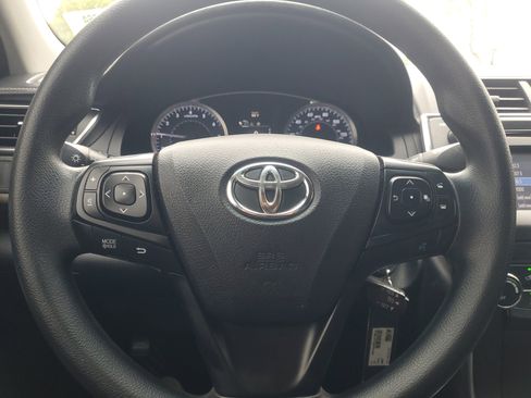 Used 2016 Toyota Camry LE image 20