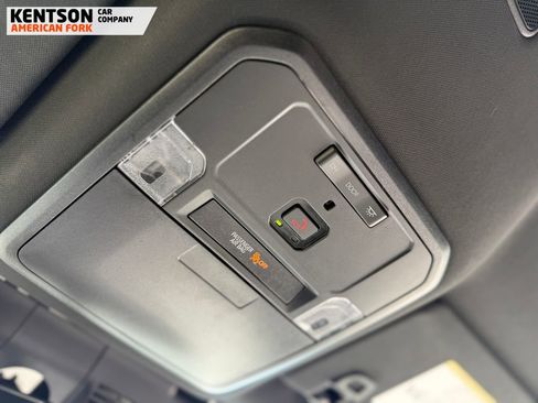 Used 2025 Toyota Tacoma TRD Off-Road image 32