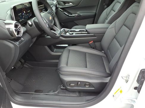 New 2026 Chevrolet Equinox LT w/ Convenience Package II AWD/4WD image 13