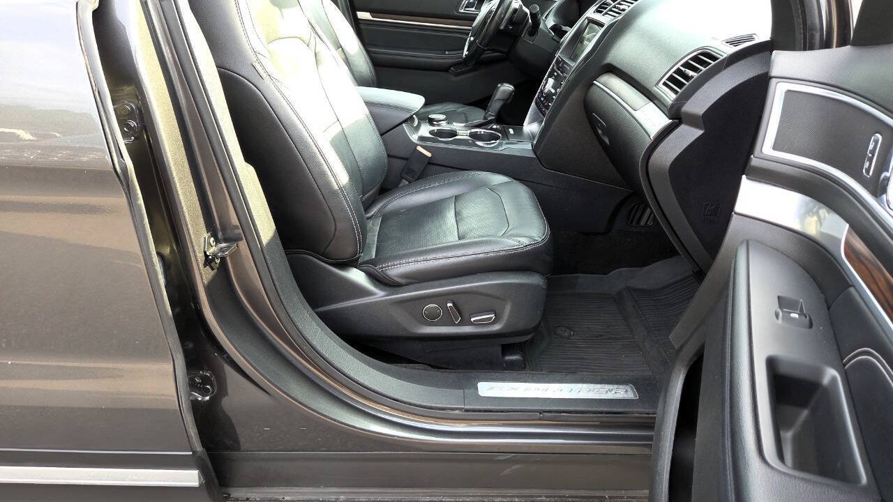 Used 2017 Ford Explorer Limited AWD/4WD image 44