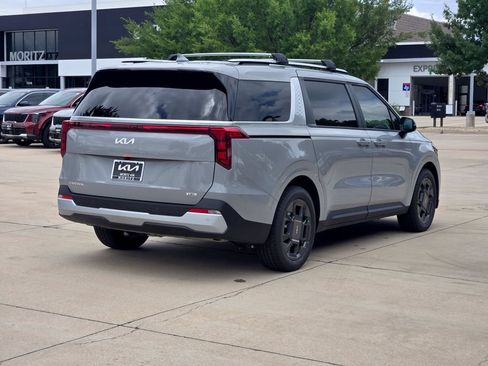 New 2026 Kia Carnival EX FWD image 4
