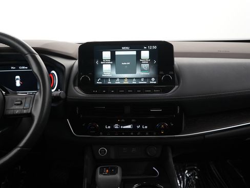 Used 2022 Nissan Rogue Platinum w/ Head-Up Display Package image 16