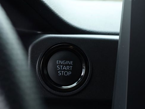 Used 2025 Toyota Tacoma SR5 image 29