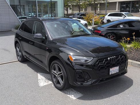 Used 2023 Audi Q5 e Premium Plus w/ Premium Plus Package AWD/4WD image 3