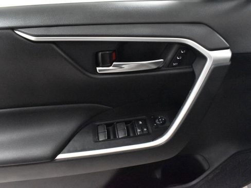 Used 2023 Toyota RAV4 XLE Premium image 18